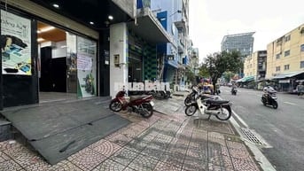 Mặt bằng riêng biệt Trần Nhân Tôn Q10 vỉa hè 5m ngay ngã 7 Lý Thái Tổ