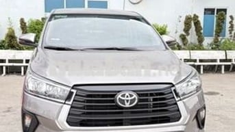 Toyota Innova 2025 E 2.0 MT - 1200 km
