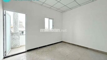 Phòng trọ mới 1 phòng ngủ tách bếp có ban công gần công viên làng hoa