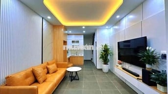 Lô Góc Cầu Giấy 40m2 - 6 Tầng Thang Máy - Gần Phố - Ở Ngay - 11 Tỷ