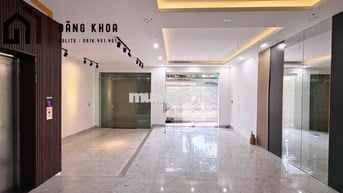 CHO THUÊ NHÀ CÓ THANG MÁY MẶT TIỀN TRUNG TÂM