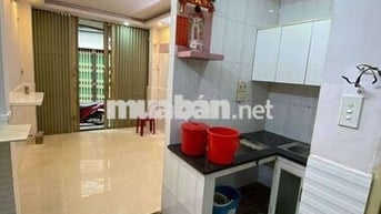 Bán nhà quận 11 đường Trần Quý