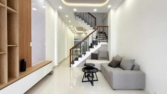 Chủ kẹt vốn bán nhà Đường Phạm Văn Chí Quận 6 ,70m2 Giá 2ty780 lh Vân