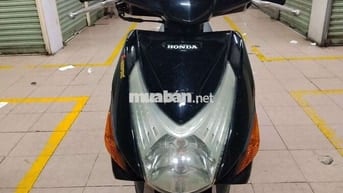 Bán xe click 110, màu đen.