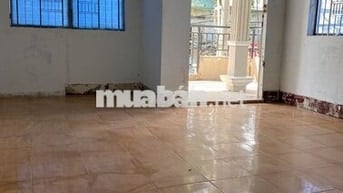 Thuê phòng trọ đường Thạch Lam giá rẻ, có ban công thoáng mát