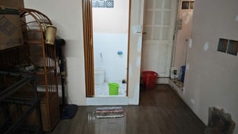 Cho thuê nhà mặt tiền số 10 Kênh Tân Hóa, Quận Tân Phú