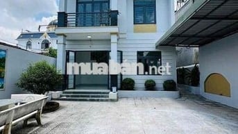 Cho thuê nhà Mái Thái Sân Vườn 3Phòng Ngủ Ở & VP Ngay chợ Phú Mỹ