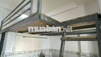 Pass phòng ban công + máy lạnh , dọn ở liền