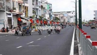 Cấp 4, 7x17, mặt tiền Dương Quãng Hàm, xây 7 tầng KS CHDV, 17.8 tỷ