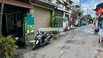 Nhà 2 tầng , 2MT , 6 phòng đang cho thuê .