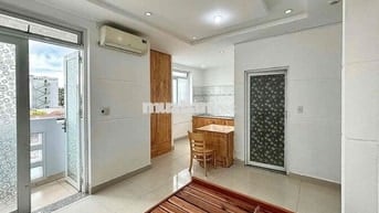 CHO THUÊ CHDV GIÁ RẺ - BAN CÔNG, FULL NỘI THẤT - GẦN CV LÀNG HOA