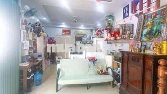 Nhà CMT8 , Quận 3 , 40m2 giá 4tỷ950