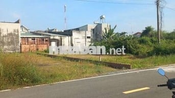 Bán đất kế hồ cách biển 800m khu dân cư đông đúc nhiều tiện ích