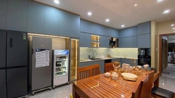 Bán nhà 5 tầng đường đôi có công viên Phường Tân Kiểng Q7.