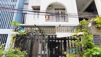 Cho thuê nhà 4 tầng hẻm ô tô giá 20 triệu/ tháng. BTT TPHCM