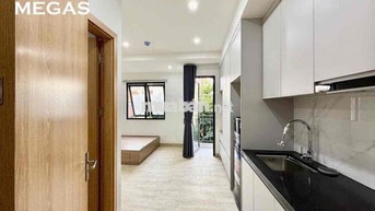 CĂN HỘ STUDIO SIÊU RỘNG - FULL NỘI THẤT - BAN CÔNG NGAY CÔNG VIÊN LÀNG