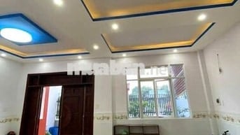 BÁN NHÀ 4 TẦNG 8 PN, DIỆN TÍCH 105 M2 Ô TÔ NGỦ TRONG NHÀ. TT DĨ AN