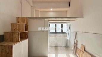 PHÒNG GÁC CAO - SÁT AEON TÂN PHÚ - GIÁ RẺ - CỬA SỔ TRỜI