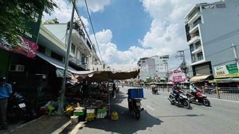 NGANG GẦN 8M, CÓ LỀ, KHU ĐÔNG ĐÚC SỐ 345 NGUYỄN XÍ QUẬN BÌNH THẠNH