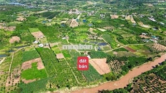 ĐẤT GIÁP SÔNG CHẤT ĐẤT PHA ĐỎ Ở GẦN TRUNG TÂM EAKAR