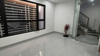 Hiếm - 9,5 tỷ - Dương quảng hàm - Cầu giấy - 6 tầng - Thang máy -mt 8m