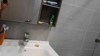 Bán nhà 3 tầng, 4 Phòng ngủ , 3 tolet đường nhựa 8m 