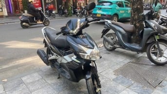 Xe  Airblade 110 FI nẹp mạ crom 6 nan (sản xuất 2010) chính chủ 