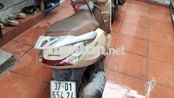 Cần bán xe máy Honda lead- xe gia đình đi