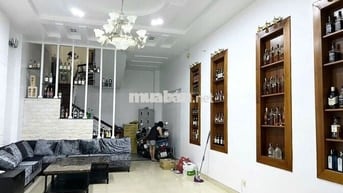 CHDV GIÁ RẺ GIÁP Q.1 – 6 TẦNG BTCT – DÒNG TIỀN 40TR/THÁNG – CHỈ 15 TỶ