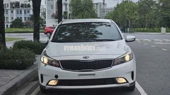 Kia Cerato 1.6 MT 2018 màu trắng