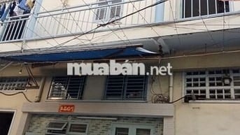 Căn hộ  trên lầu 1,mặt tiền đường âu cơ