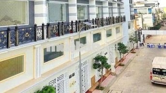 18 căn nhầ phố ngay ADV . SHR 2025