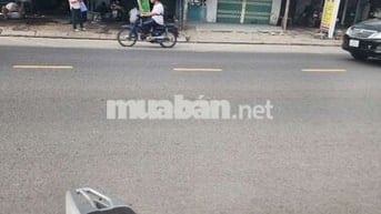 Bán nhà măt tiền quốc lộ 50 phong phú giá rẻ nhà nở hậu