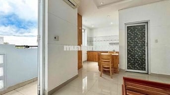 STUDIO BAN CÔNG FULL NỘI THẤT NGAY CÔNG VIÊN PHẦN MỀM QUANG TRUNG