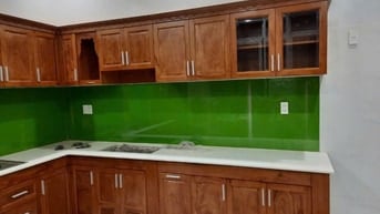 Tủ bếp gỗ, gỗ cứng cáp, màu đẹp, chắc chắn, giá tôt·