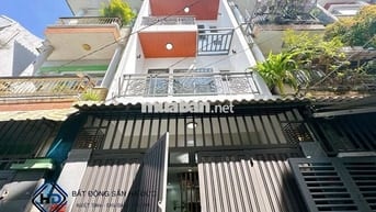 Nhà 2 lầu 4.2x13 hẻm xe hơi tặng nội thất cách Lê Văn Khương 100m