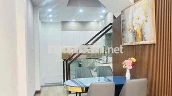 HOÀNG QUỐC VIỆT – VỈA HÈ RỘNG – KINH DOANH – Ở SƯỚNG