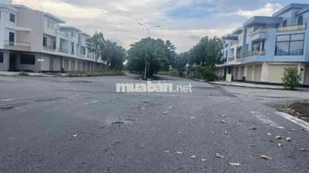 cần bán lô đất đường 21m hai mặt tiền