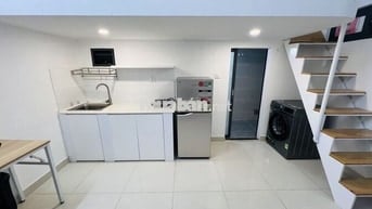 Duplex tiện nghi full nội thất ngay cạnh phố ẩm thực Phan Xích Long