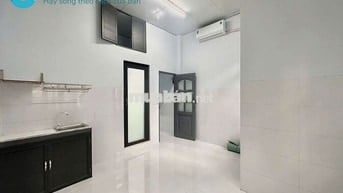 STUDIO NEW SẠCH SẼ CỬA SỔ BAN CÔNG LÊ ĐỨC THỌ DÁ MỀM TIỆN DI CHUYỂN