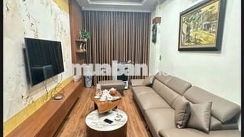 Tôi cần bán nhà mặt phố Cầu Giấy, nhà 5tầng full nội thất.