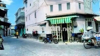 NHÀ HIẾM, CĂN GÓC 2 MT,3 TẦNG 3PN, HẺM RỘNG 4M -  P.XÓM CHIẾU Q4