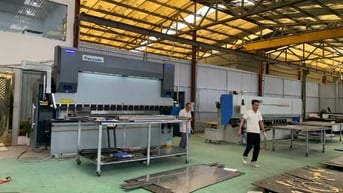 TUYỂN THỢ/PHỤ MÁY CHẤN, CẮT LASER VÀ THỢ/PHỤ/HỌC VIỆC GÒ NUÔI ĂN Ở