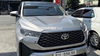 TOYOTA INNOVA CROSS 1.8V 2025 - odo: 1.375km