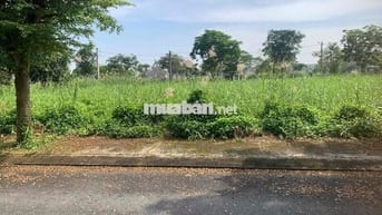 Bán nền đất 120m2 ,ngang 6 dài 20 ngay công viên Sài Gòn Village