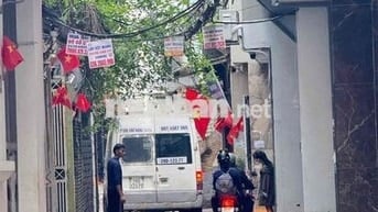 Ô TÔ 16 CHỖ PHI QUA NHÀ – SIÊU NHÀ LẠC LONG QUÂN