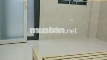 Cho thuê phòng trọ mới xây dựng, 18m2 , nằm trên đường Lạc Long Quân