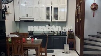 Bán nhà Nguyễn Đức Cảnh, mới xây 5 năm, vuông vắn, thiết kế hiện đại