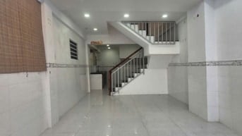 Nhà 4 phòng Minh Phụng Q11 hẽm lớn giá 15 triệu