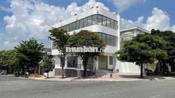 Cho thuê căn góc Trung tâm Thủ Dầu Một, Bình Dương - Diện tích : 7x20